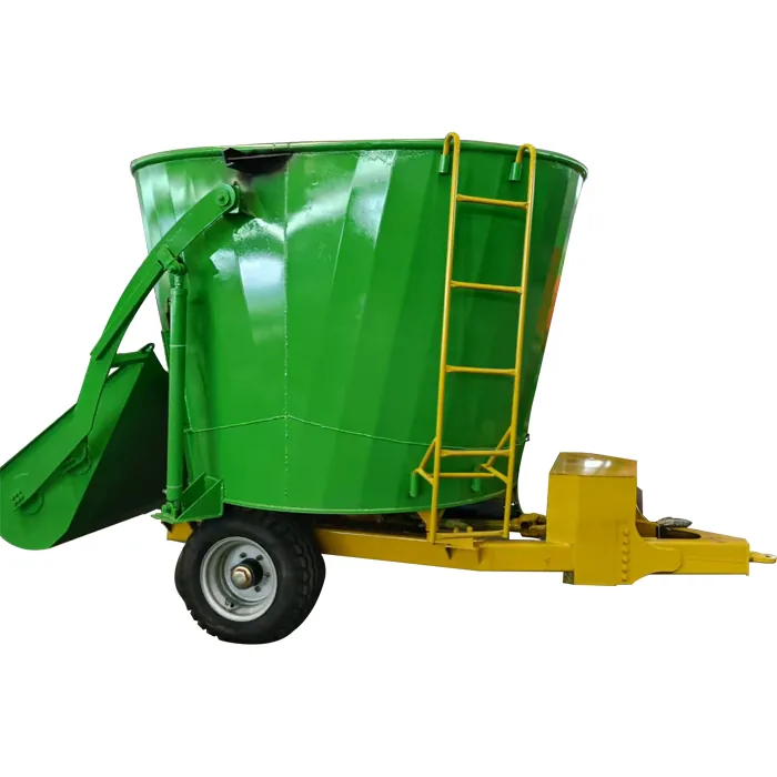 Towed vertical TMR feed mixer